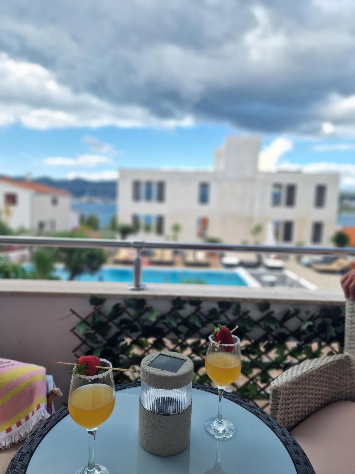 Apartments Silva With A View Of Sea Trogir Exterior foto