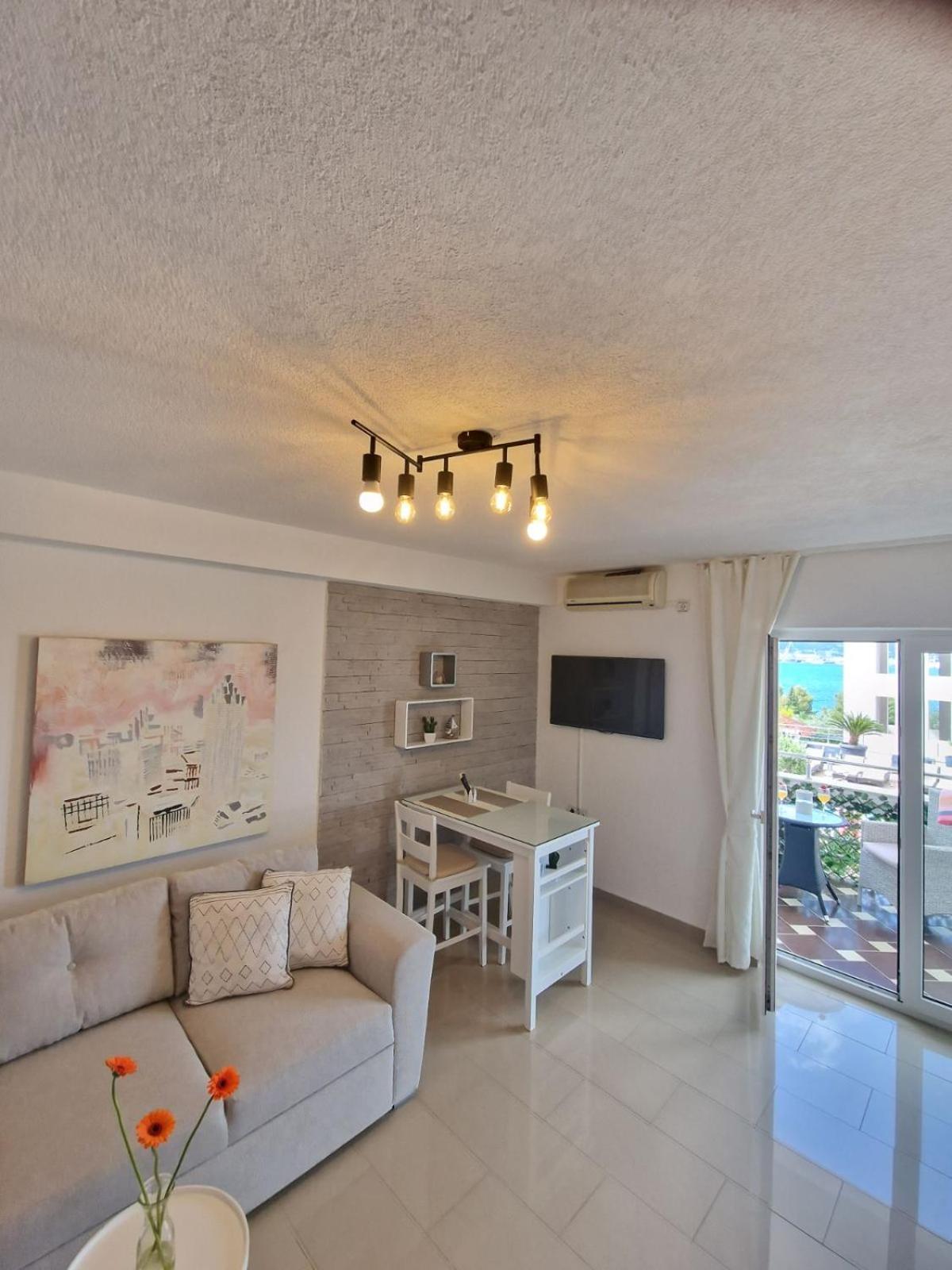 Apartments Silva With A View Of Sea Trogir Exterior foto