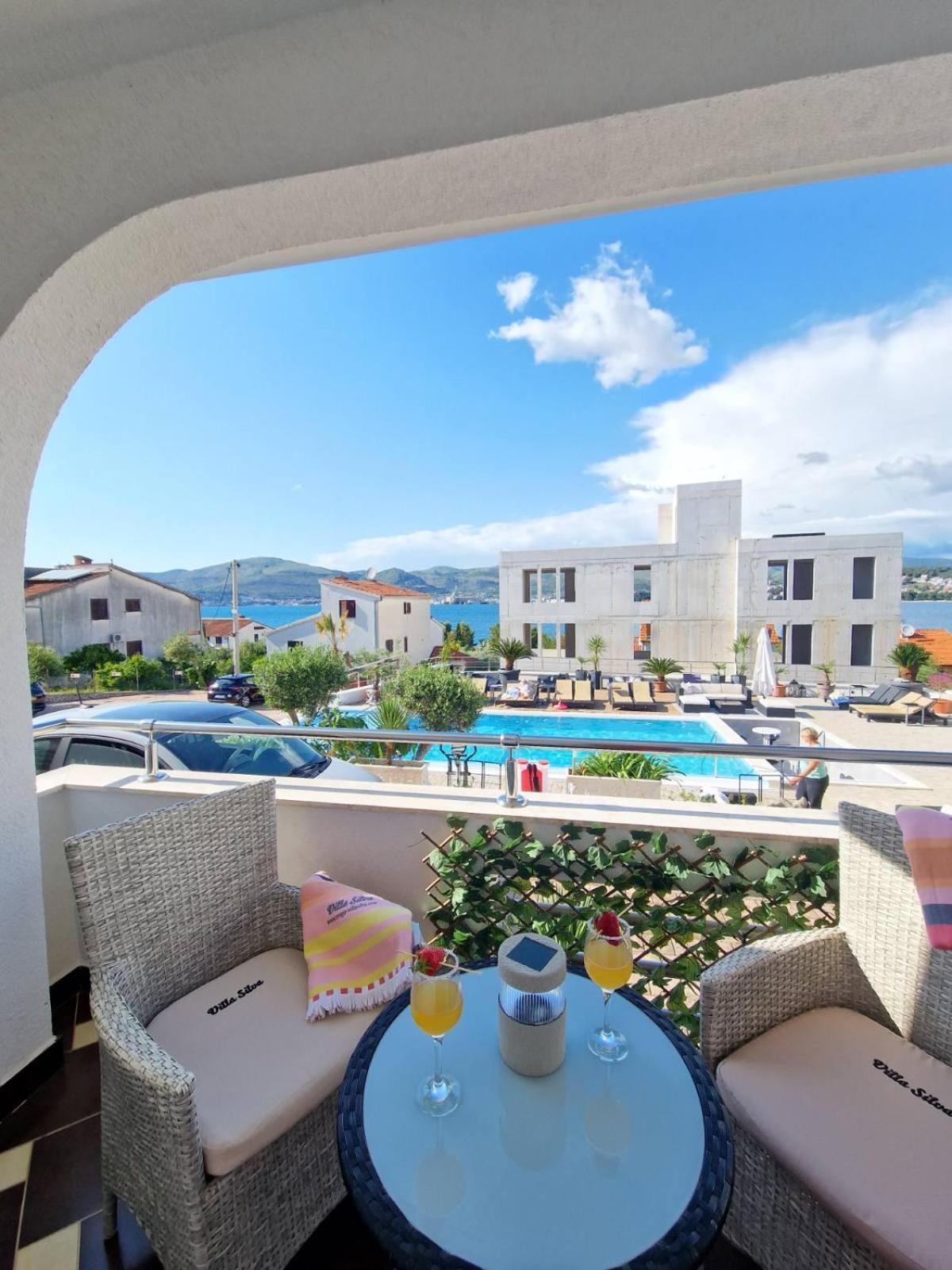 Apartments Silva With A View Of Sea Trogir Exterior foto