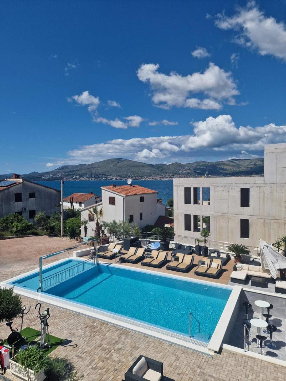 Apartments Silva With A View Of Sea Trogir Exterior foto
