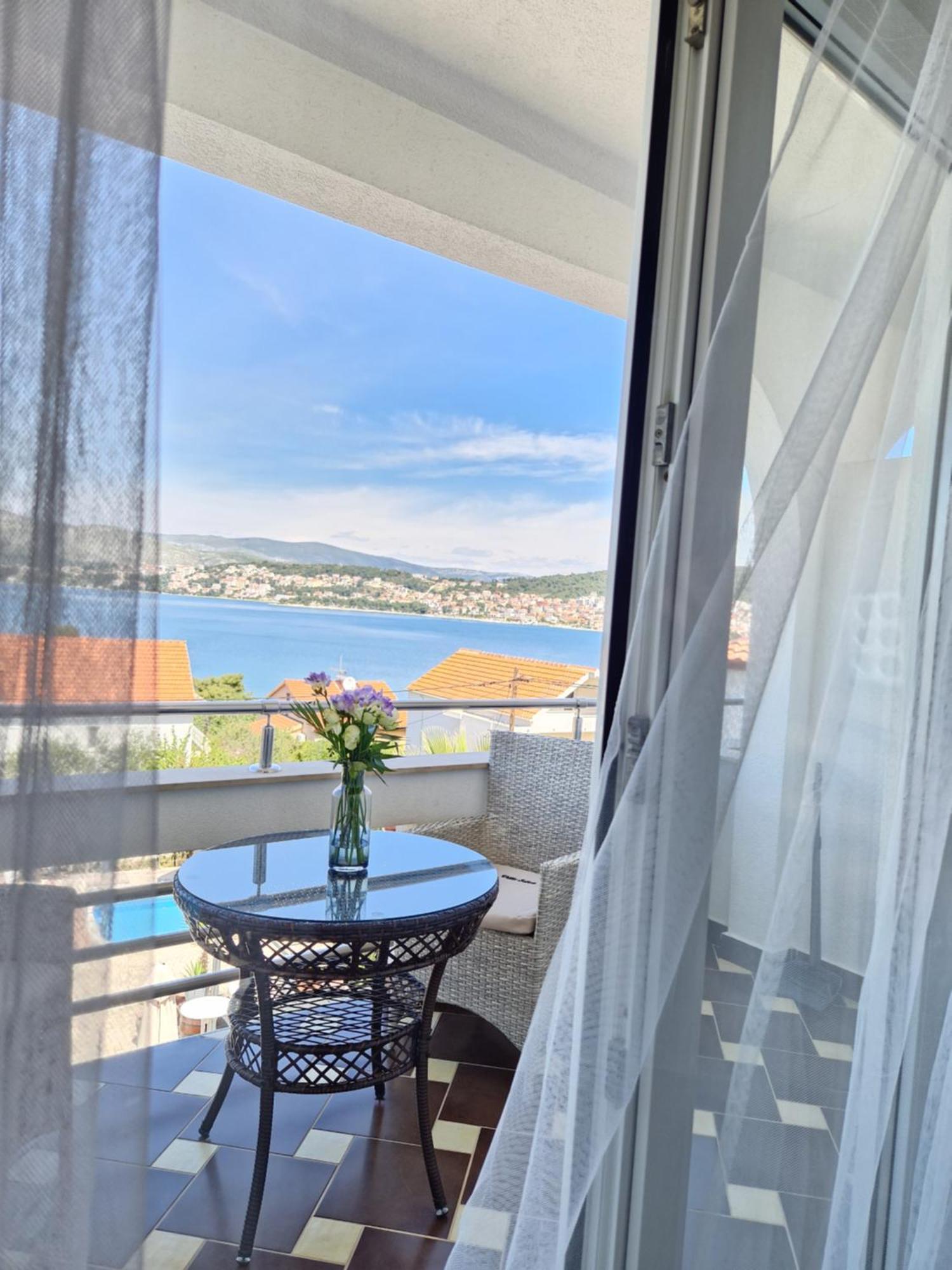 Apartments Silva With A View Of Sea Trogir Habitación foto