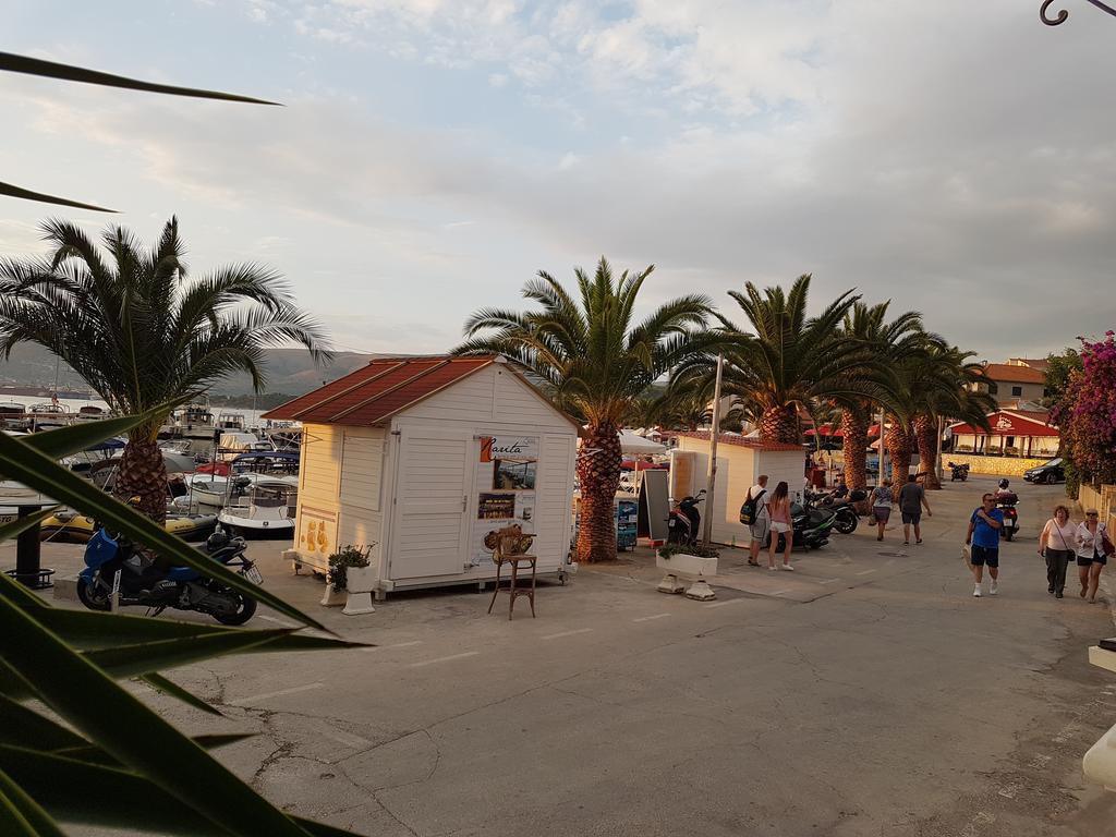 Apartments Silva With A View Of Sea Trogir Exterior foto