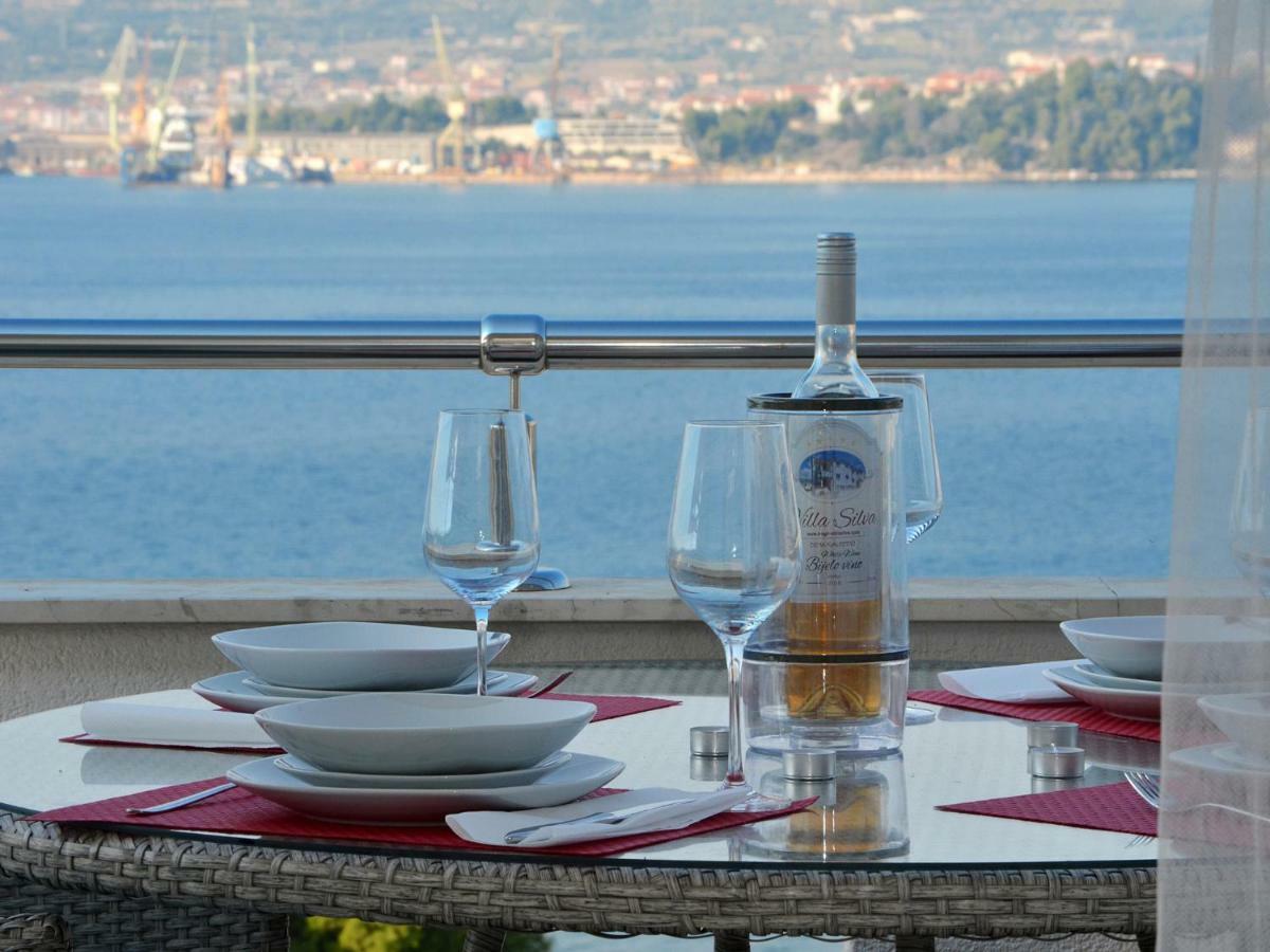 Apartments Silva With A View Of Sea Trogir Exterior foto