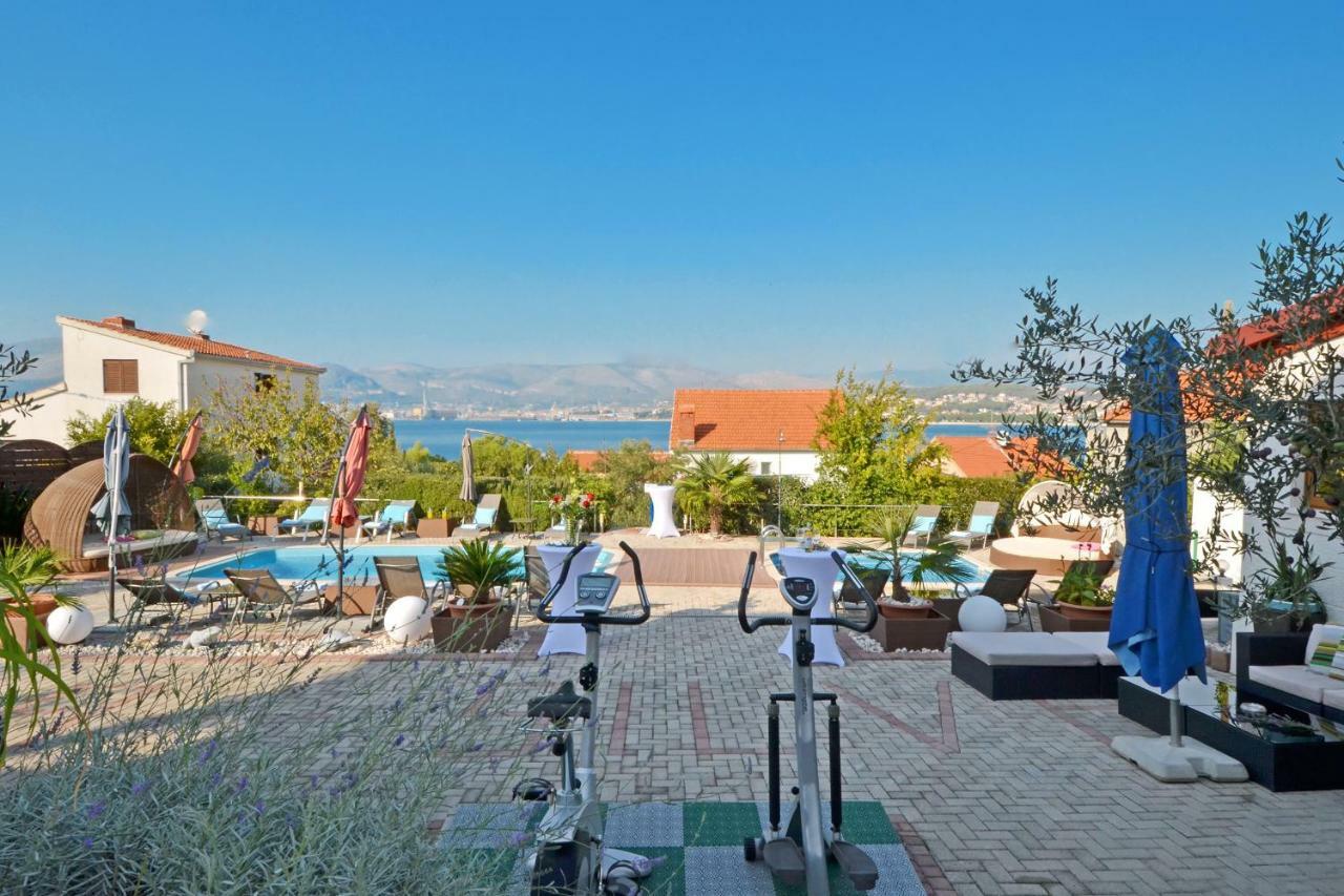 Apartments Silva With A View Of Sea Trogir Exterior foto