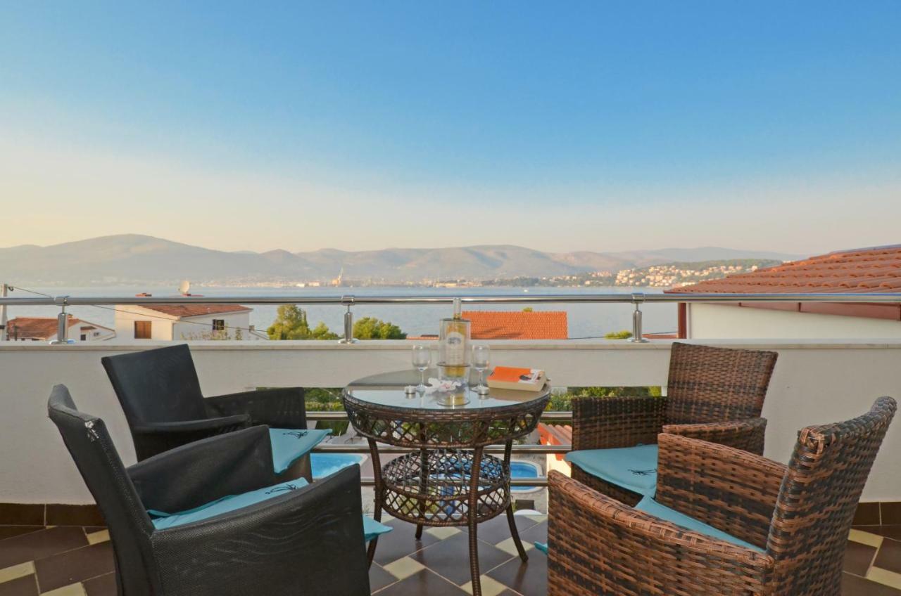Apartments Silva With A View Of Sea Trogir Exterior foto